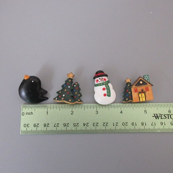 3 VINTAGE Christmas 1.5" Button Covers Snowman Christmas Tree & House + Bird Pin - Picture 7 of 8
